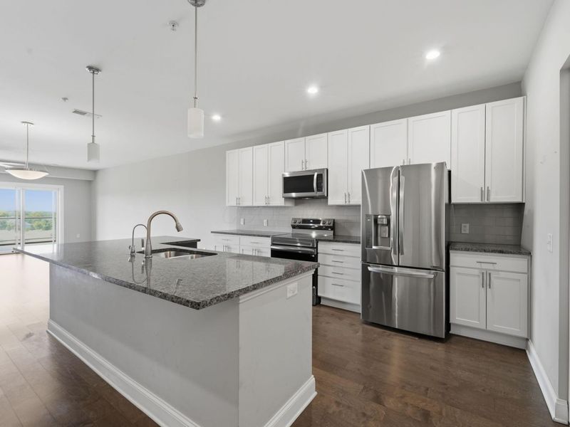 5339 Highpointe Lakes Drive, Unit 404, Westerville, OH 43081 Photo 7