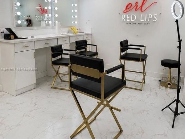 1275 W 47th Pl , Hialeah, FL 33012