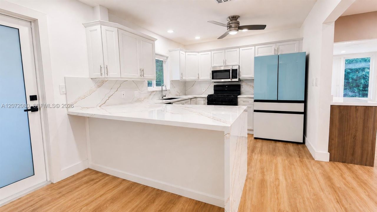 8819 Dickens Ave , Surfside, FL 33154 Photo