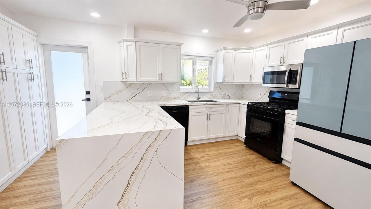 8819 Dickens Ave , Surfside, FL 33154 Photo
