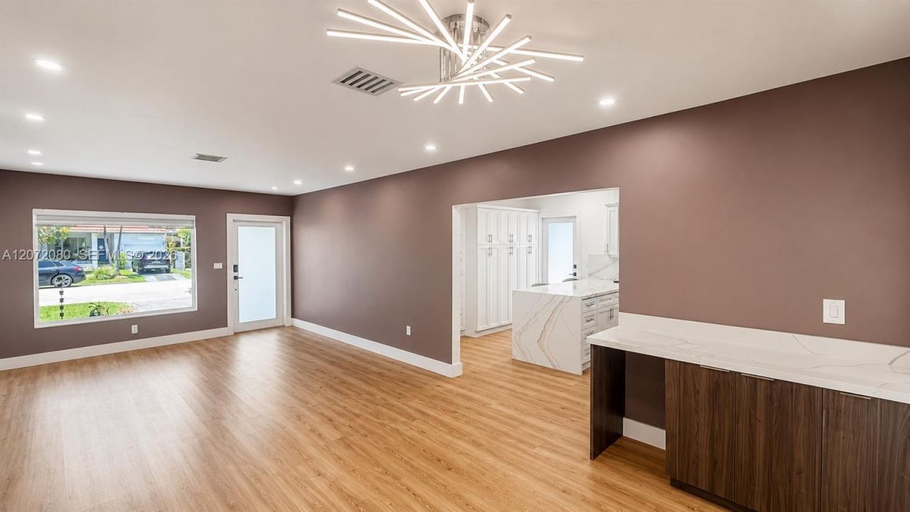 8819 Dickens Ave, Surfside, FL 33154 Photo