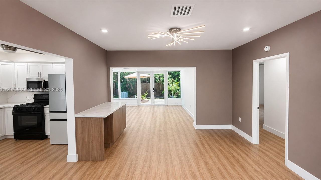 8819 Dickens Ave , Surfside, FL 33154 Photo
