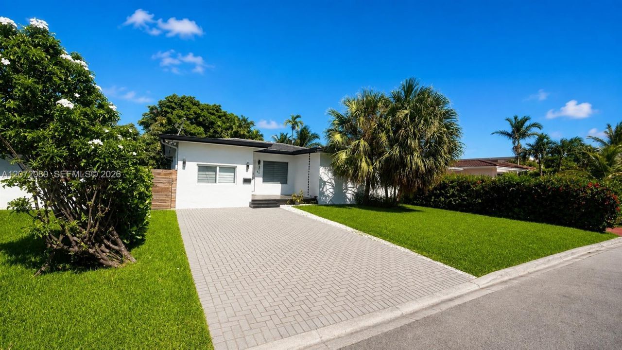 8819 Dickens Ave , Surfside, FL 33154 Photo