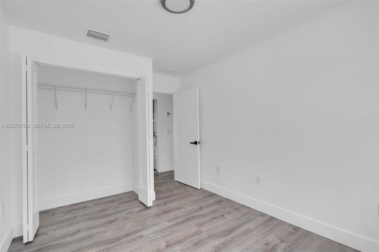 1627 NW 40th St, Miami, FL 33142 Photo