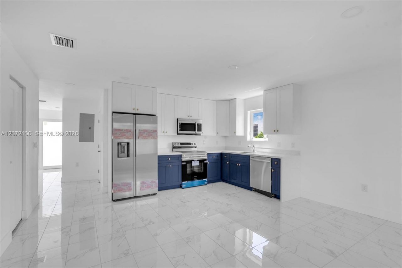 1627 NW 40th St, Miami, FL 33142 Photo
