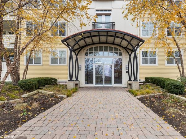 977 Harris Road, Unit 34, Grayslake, IL 60030