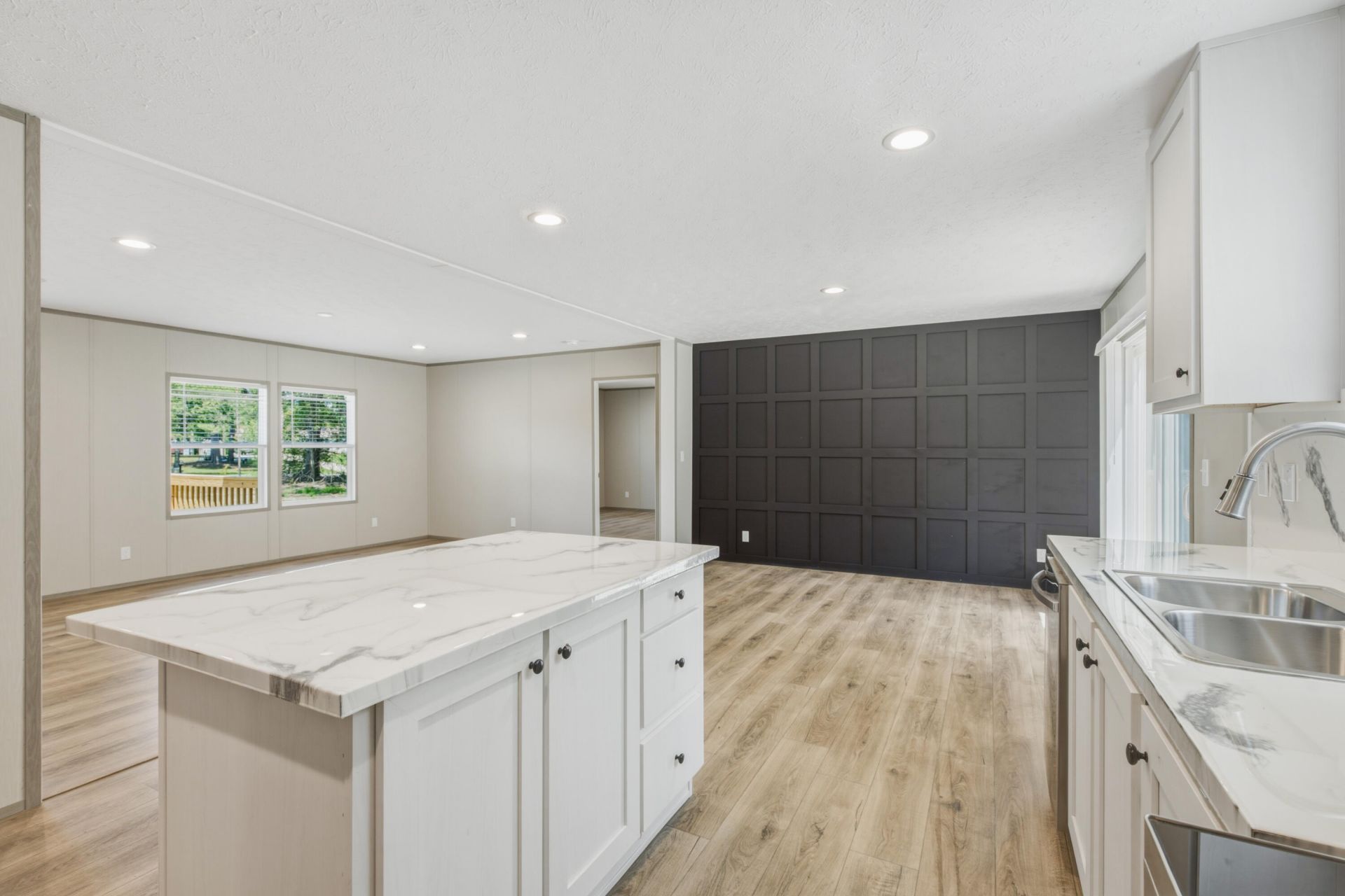 1370 Hudson Road Photo 13