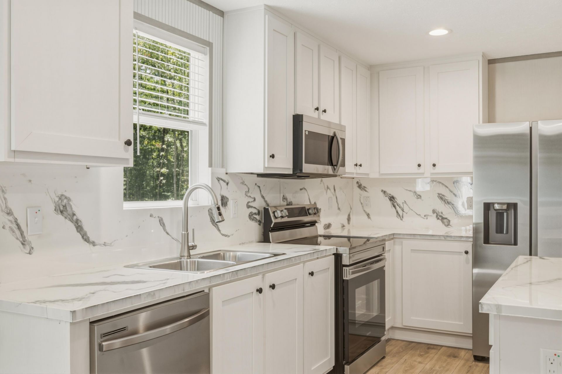 1370 Hudson Road Photo 16