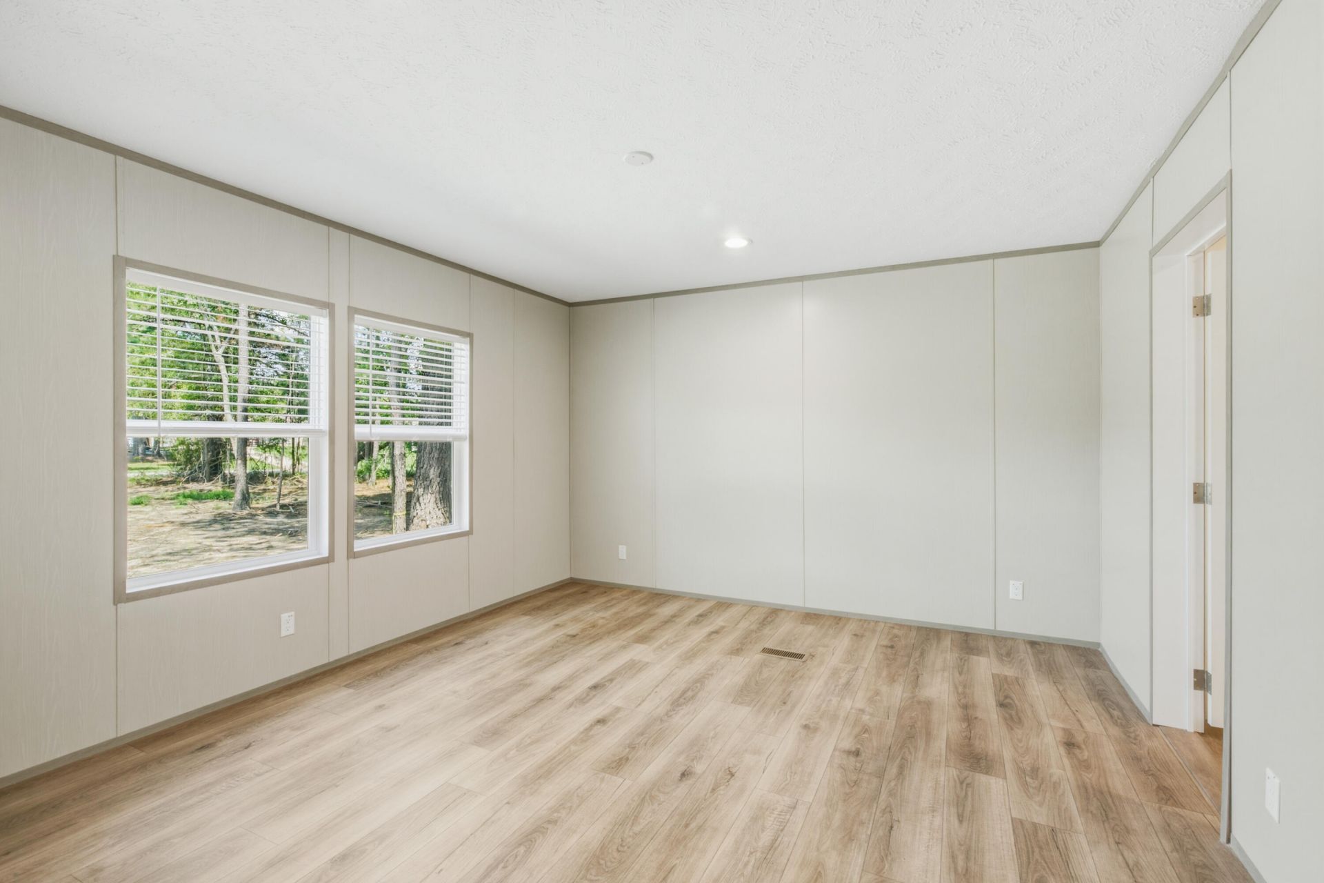 1370 Hudson Road Photo 29