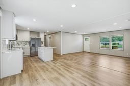 1370 Hudson Road photo 4