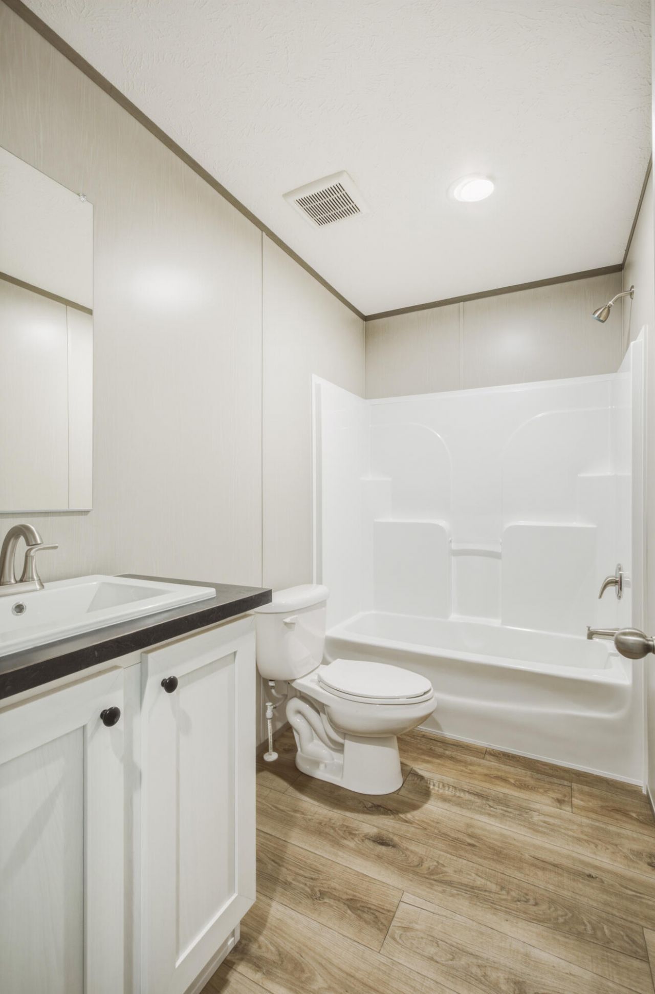 1370 Hudson Road Photo 32