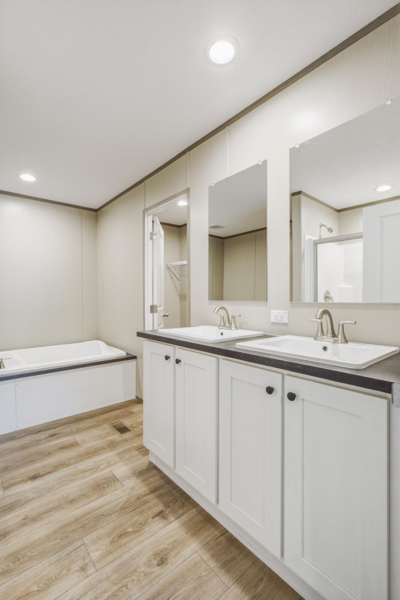 1370 Hudson Road Photo 36