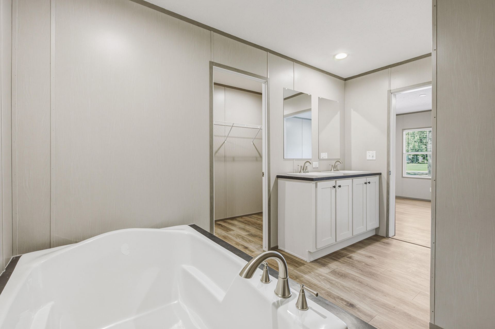 1370 Hudson Road Photo 38