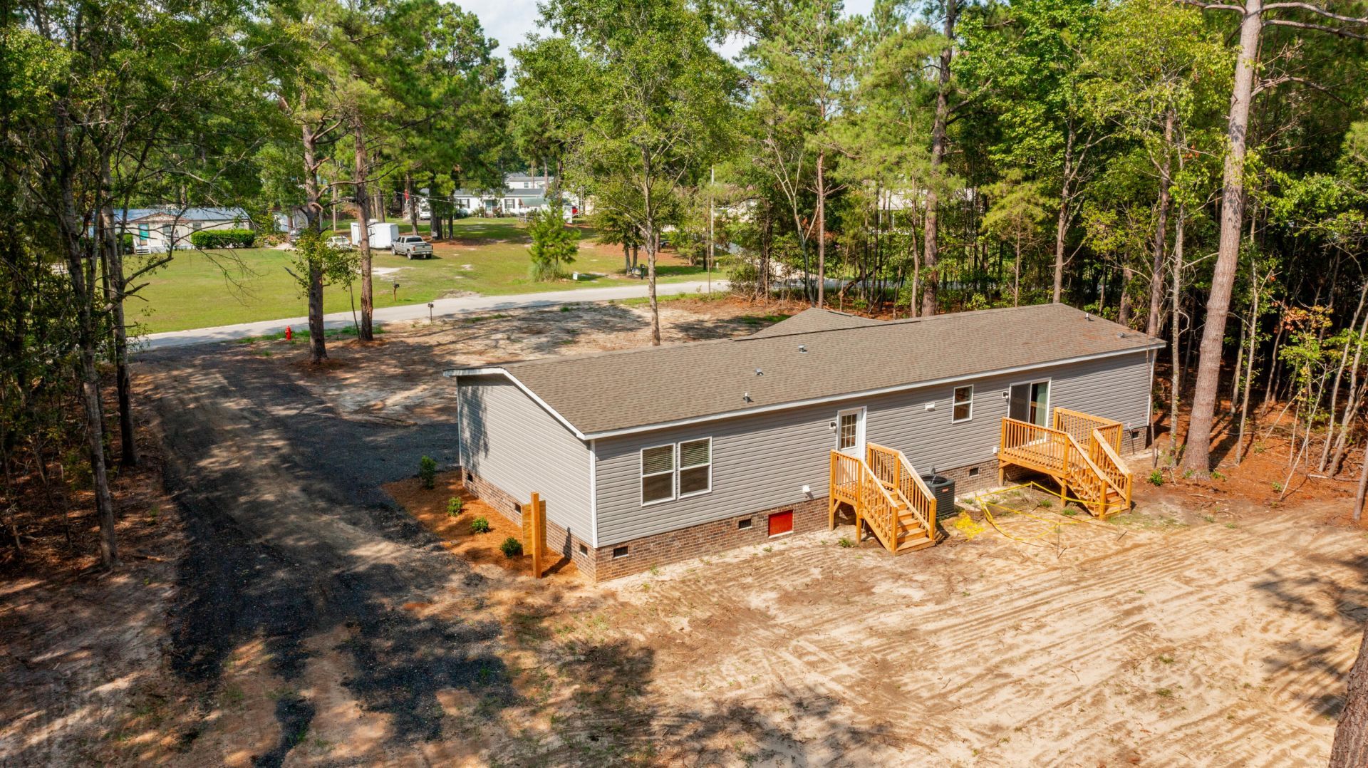 1370 Hudson Road Photo 4