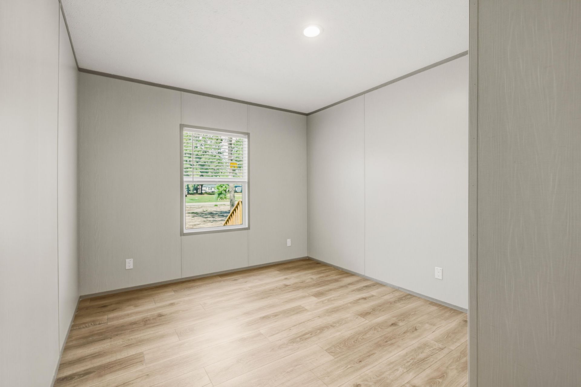 1370 Hudson Road Photo 42