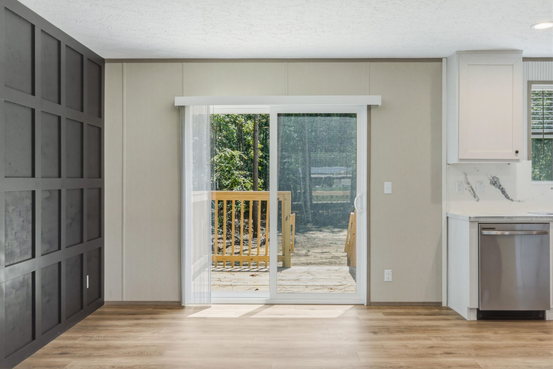 1370 Hudson Road Photo 6
