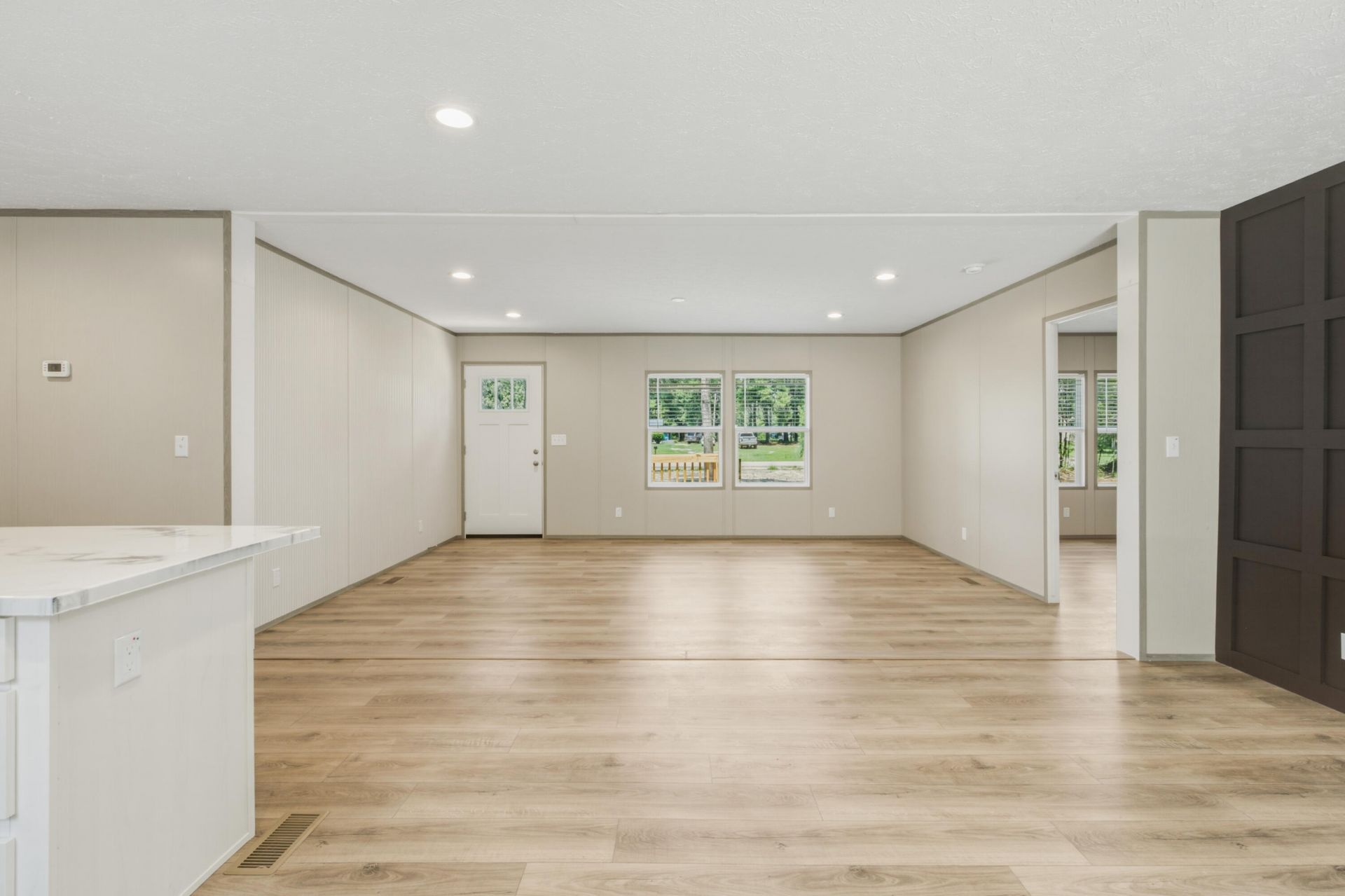 1370 Hudson Road Photo 8