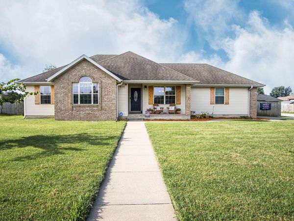 400 E Whippoorwill Drive , Strafford, MO 65757