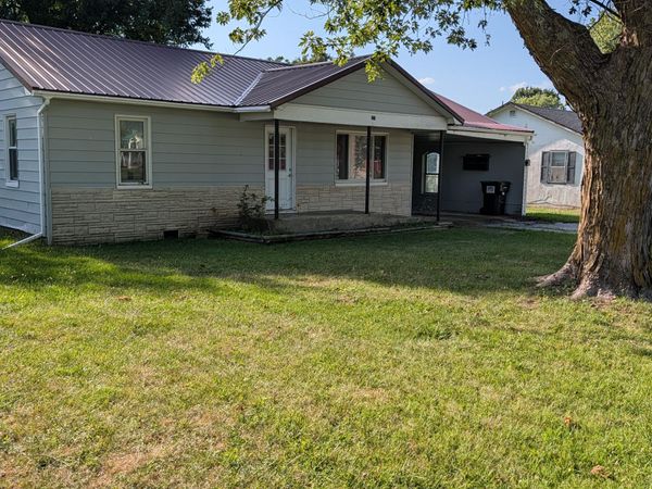 121 N Charles Street , Seymour, MO 65746