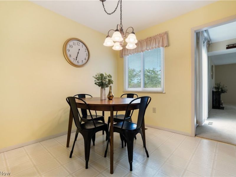 19281 Idlewood Trail, Strongsville, OH 44149 Photo 10