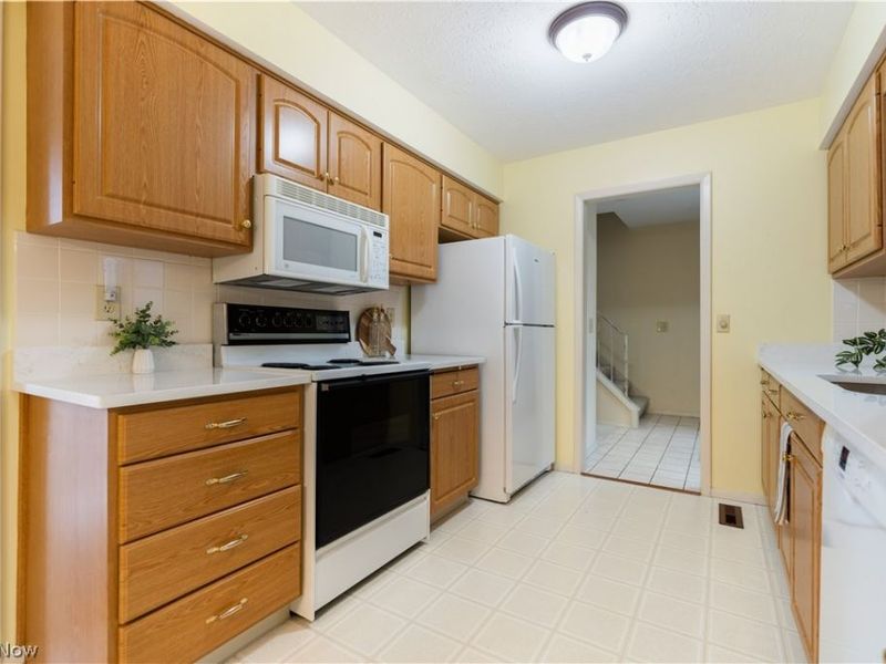 19281 Idlewood Trail, Strongsville, OH 44149 Photo 12