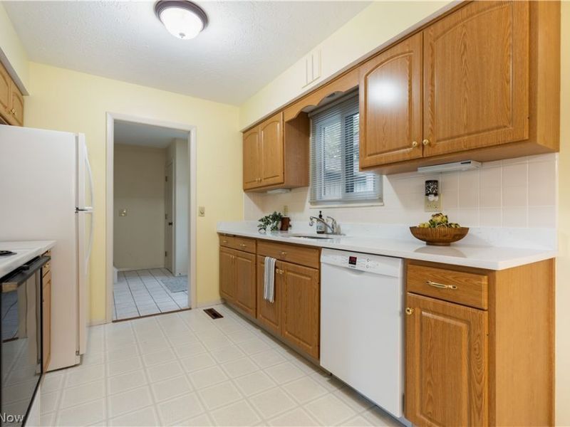 19281 Idlewood Trail, Strongsville, OH 44149 Photo 13