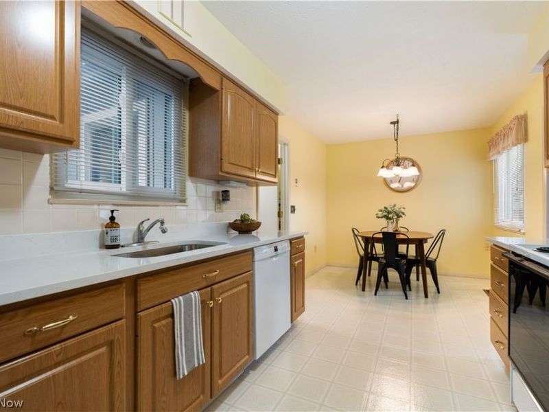 19281 Idlewood Trail, Strongsville, OH 44149 Photo 14