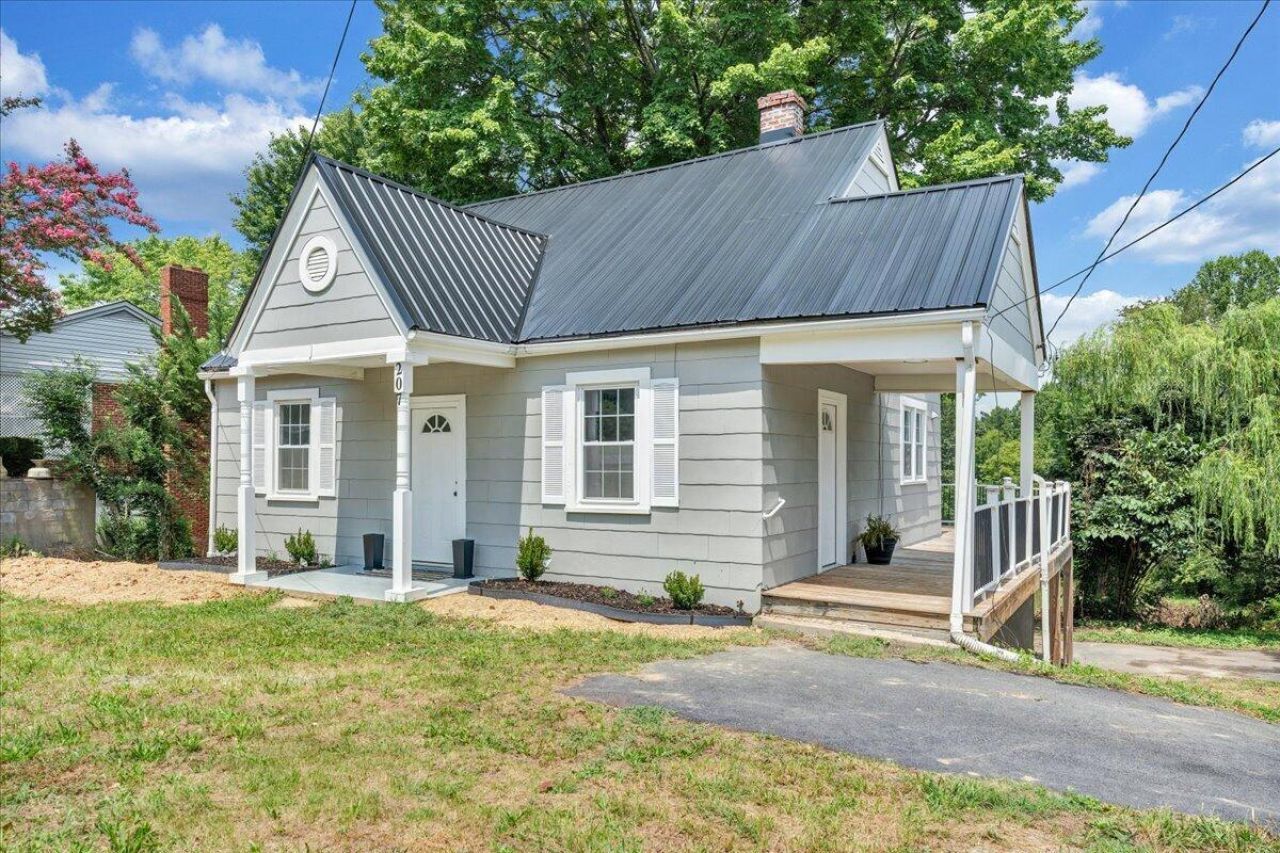 207 Greyson St, Martinsville, VA 24112 Main Photo