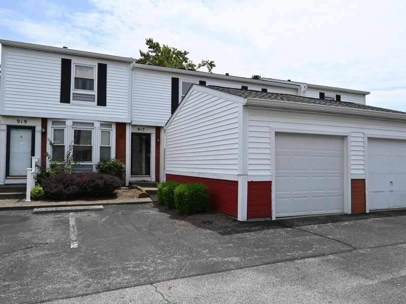 917 Annagladys Drive, Unit Y2, Worthington, OH 43085 Photo 1