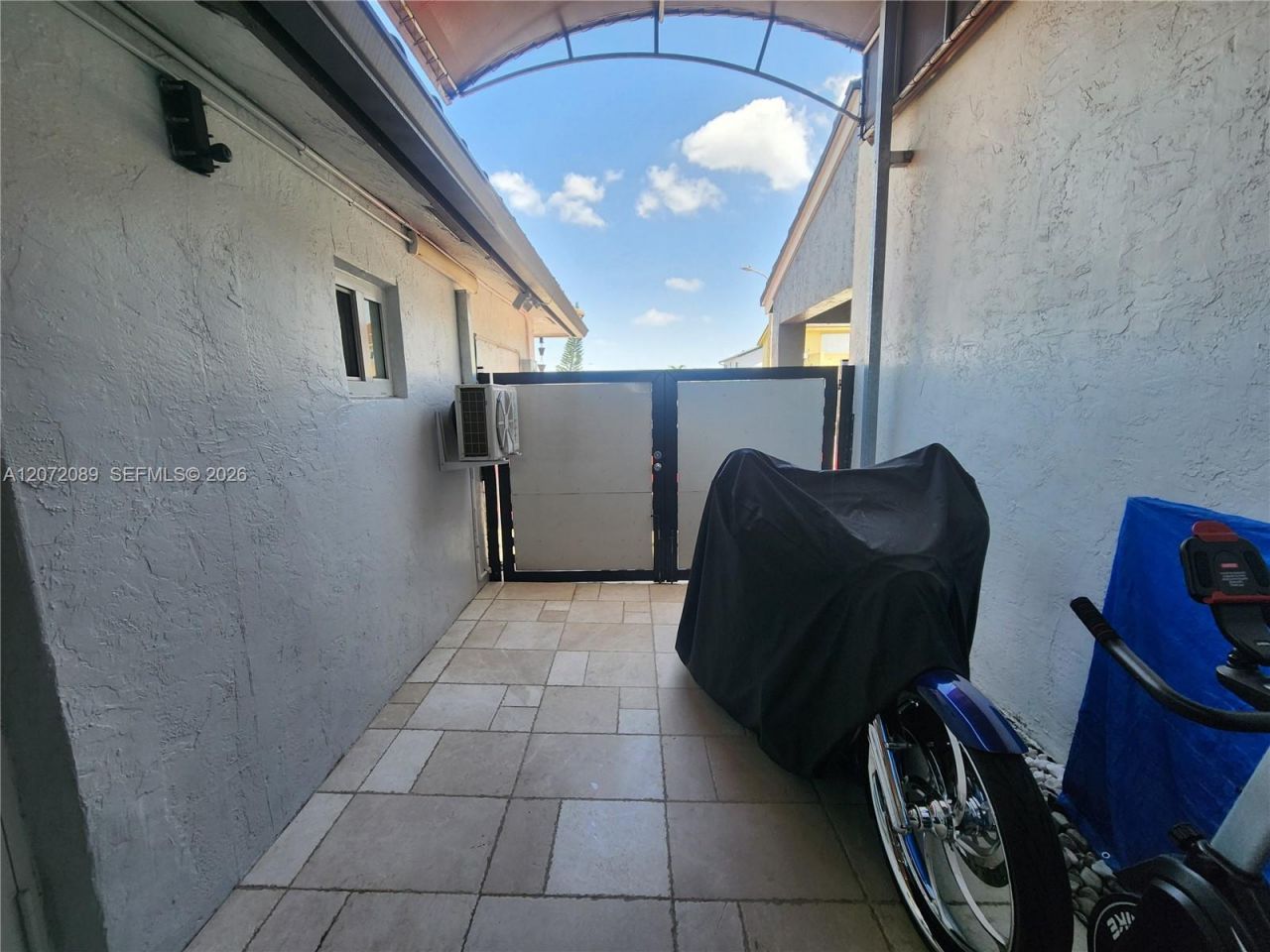 98xx NW 122nd Ter , Unit APT1, Hialeah Gardens, FL 33018 Photo