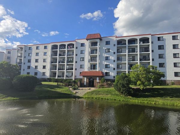 375 Plum Creek Drive , Unit 103, Wheeling, IL 60090
