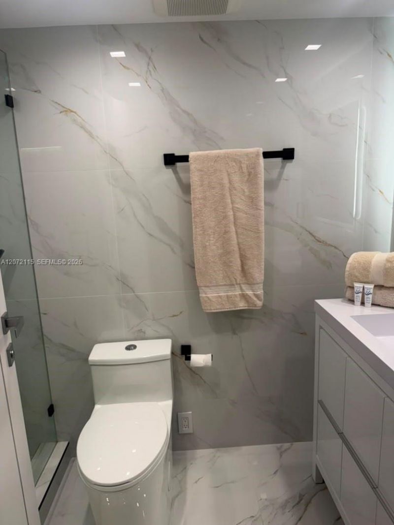 251 174th St, Unit 1414, Sunny Isles Beach, FL 33160 Photo