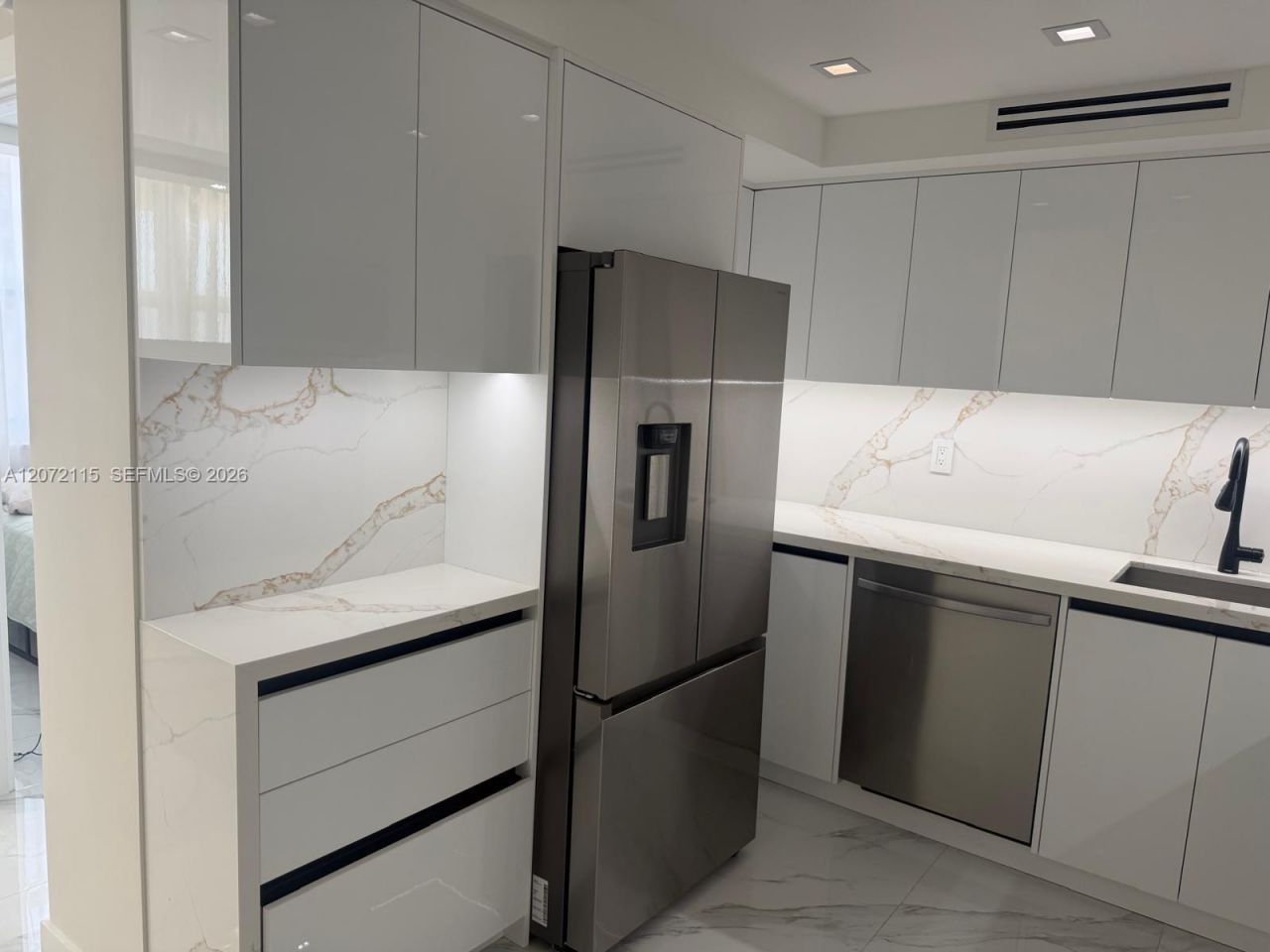251 174th St, Unit 1414, Sunny Isles Beach, FL 33160 Photo
