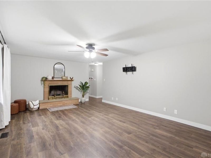 555 Adrian Court, Fairborn, OH 45324 Photo 13