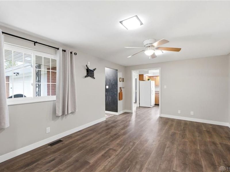 555 Adrian Court, Fairborn, OH 45324 Photo 8