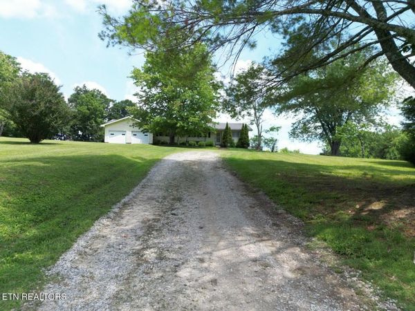 4357 Round Mountain Rd , Jamestown, TN 38556