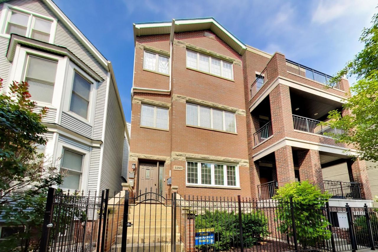 3250 N Damen Avenue, Unit 2, Chicago, IL 60618 Main Photo