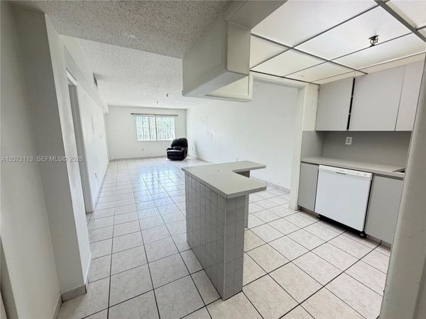 250 181st Dr, Unit 111, Sunny Isles Beach, FL 33160