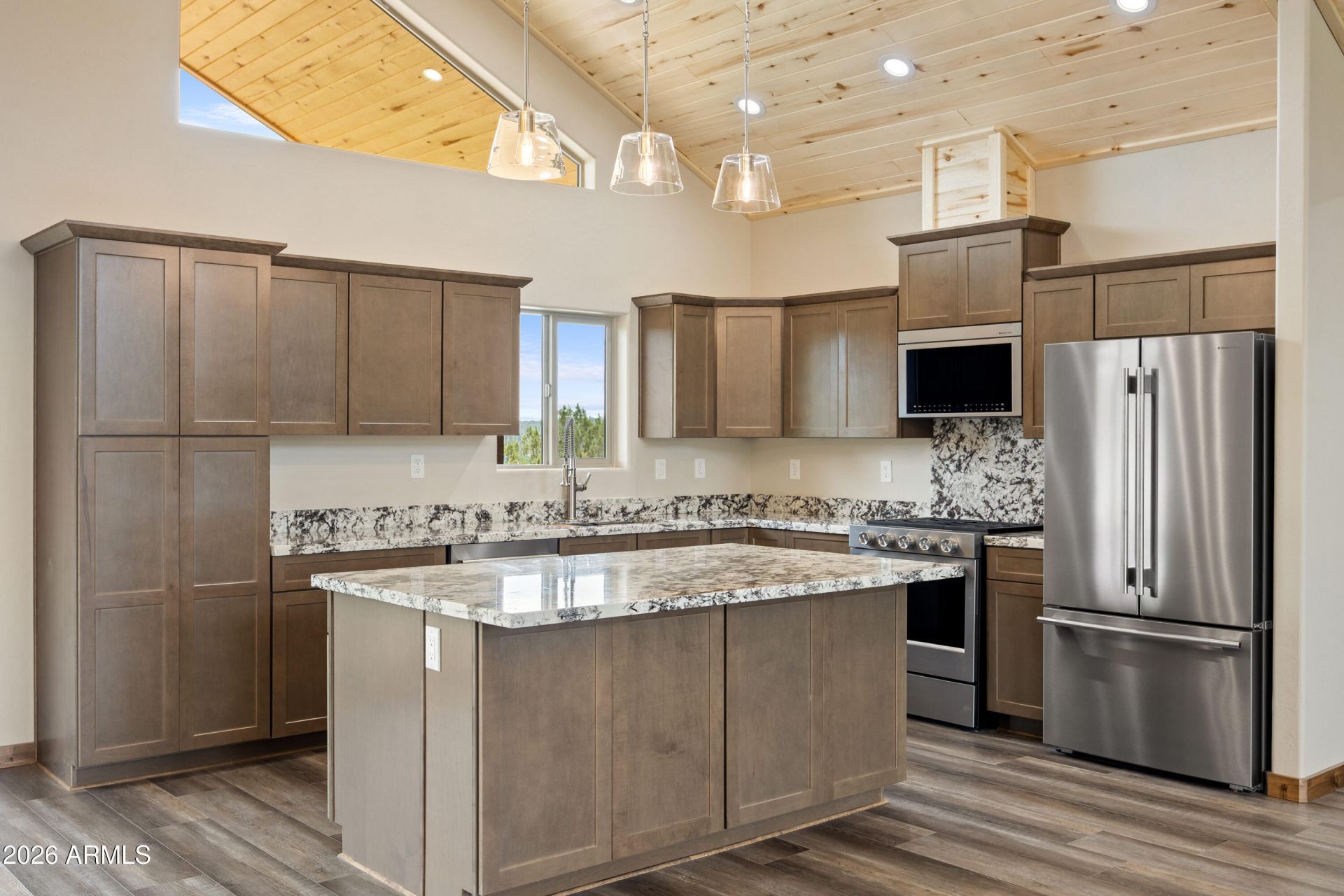 2747 APOLLO Circle, Overgaard, AZ 85933