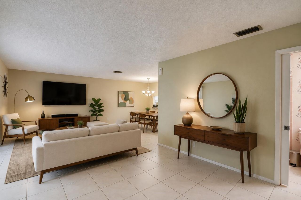 5780 Fernley Drive W, Unit 144, West Palm Beach, FL 33415 Photo