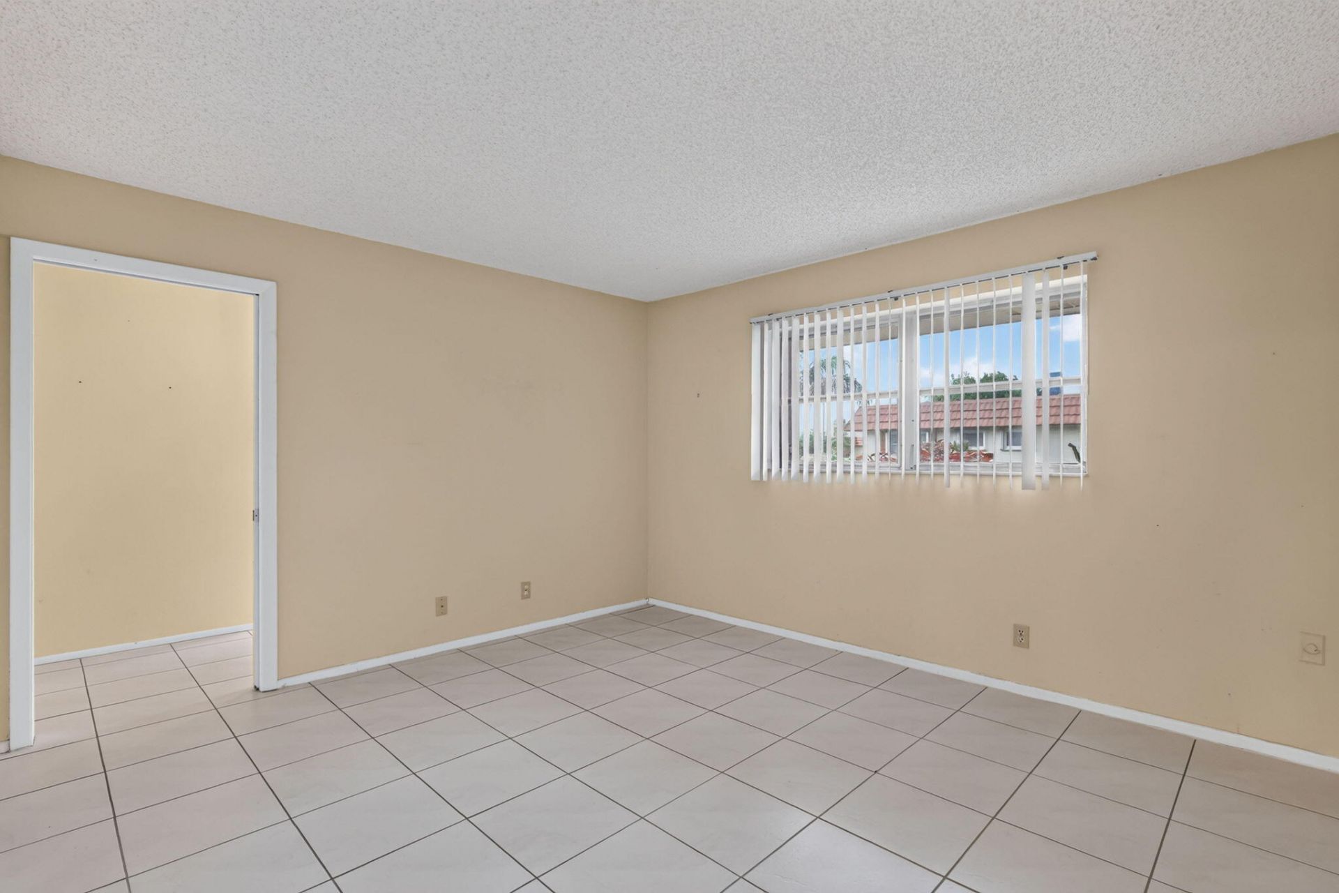 5780 Fernley Drive W, Unit 144, West Palm Beach, FL 33415 Photo