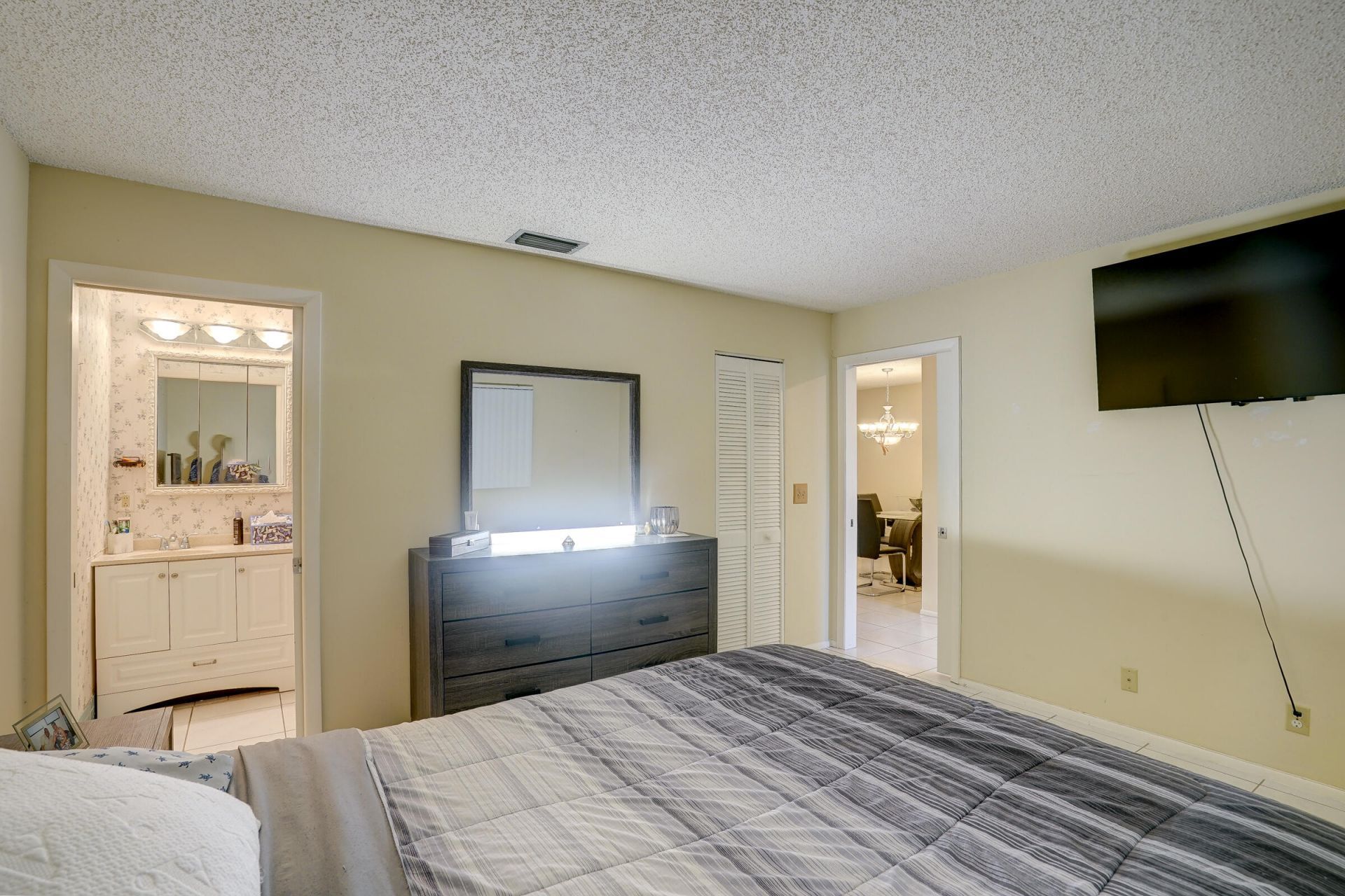 5780 Fernley Drive W, Unit 144, West Palm Beach, FL 33415 Photo