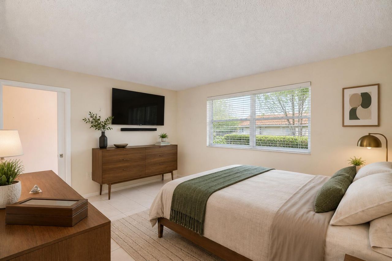 5780 Fernley Drive W, Unit 144, West Palm Beach, FL 33415 Photo