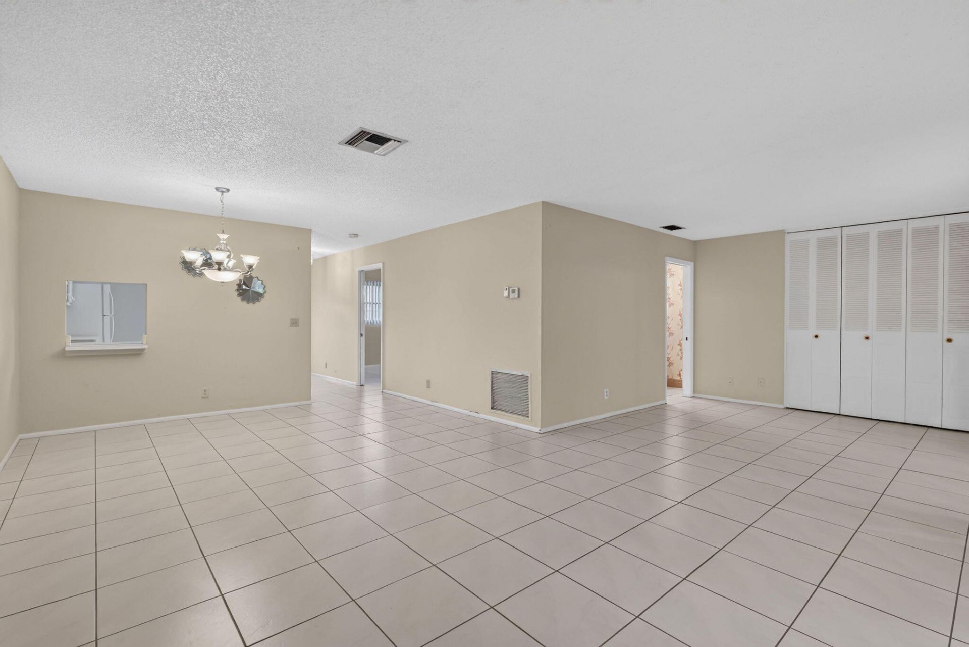 5780 Fernley Drive W, Unit 144, West Palm Beach, FL 33415 Photo