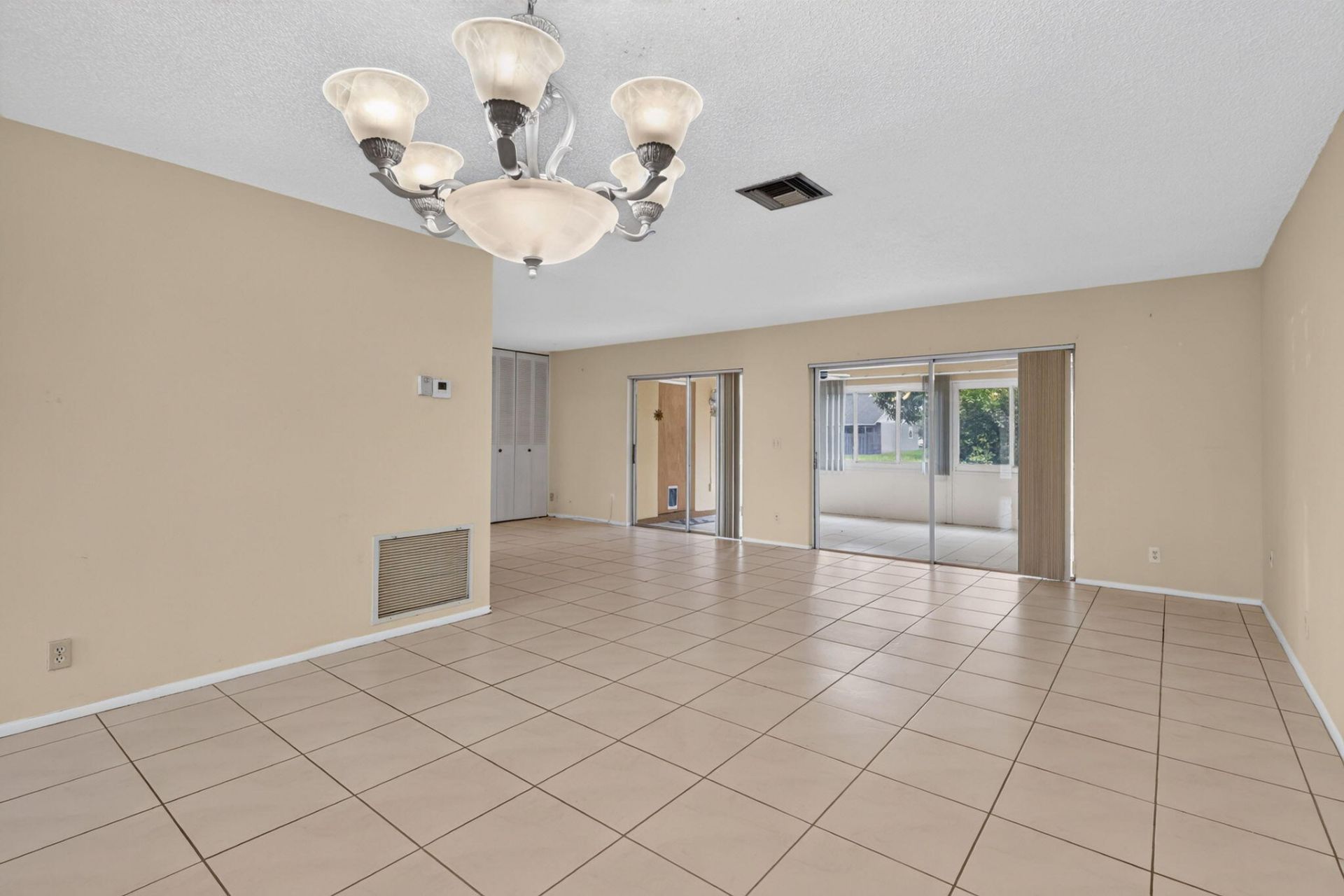 5780 Fernley Drive W, Unit 144, West Palm Beach, FL 33415 Photo