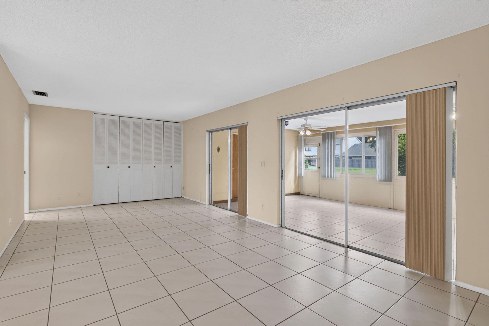 5780 Fernley Drive W, Unit 144, West Palm Beach, FL 33415 Photo