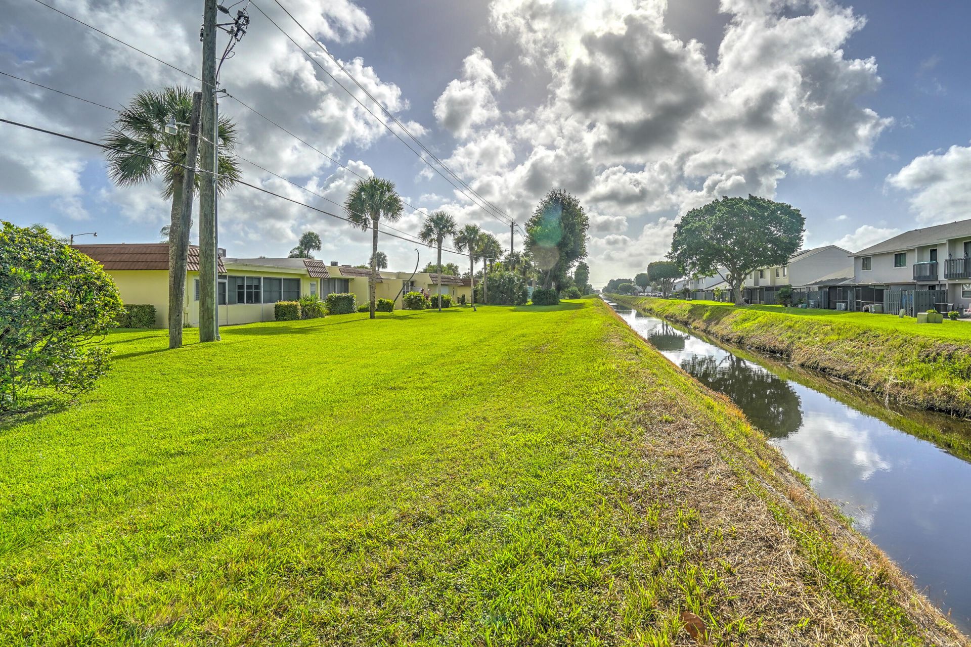 5780 Fernley Drive W, Unit 144, West Palm Beach, FL 33415 Photo