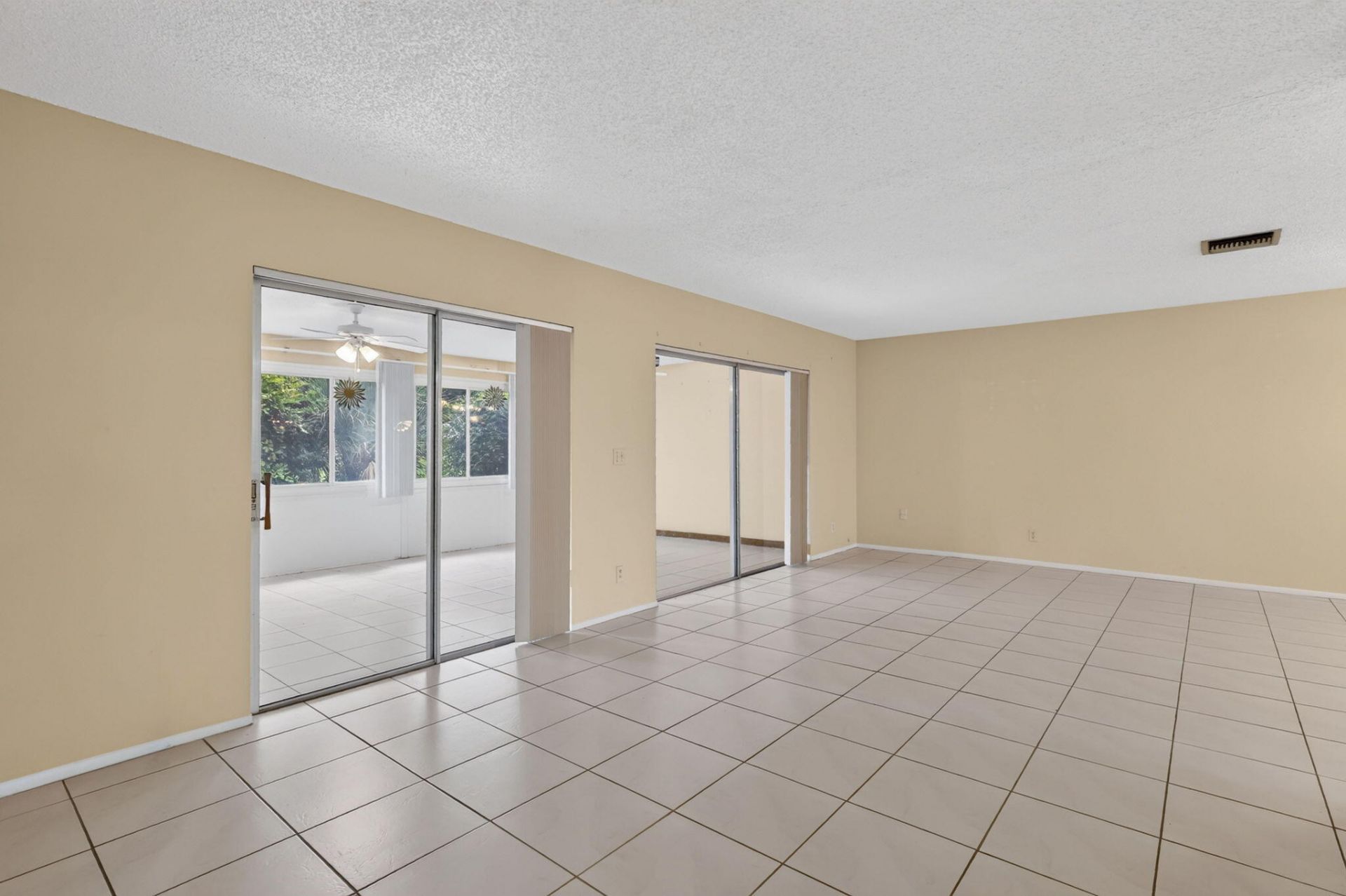 5780 Fernley Drive W, Unit 144, West Palm Beach, FL 33415 Photo