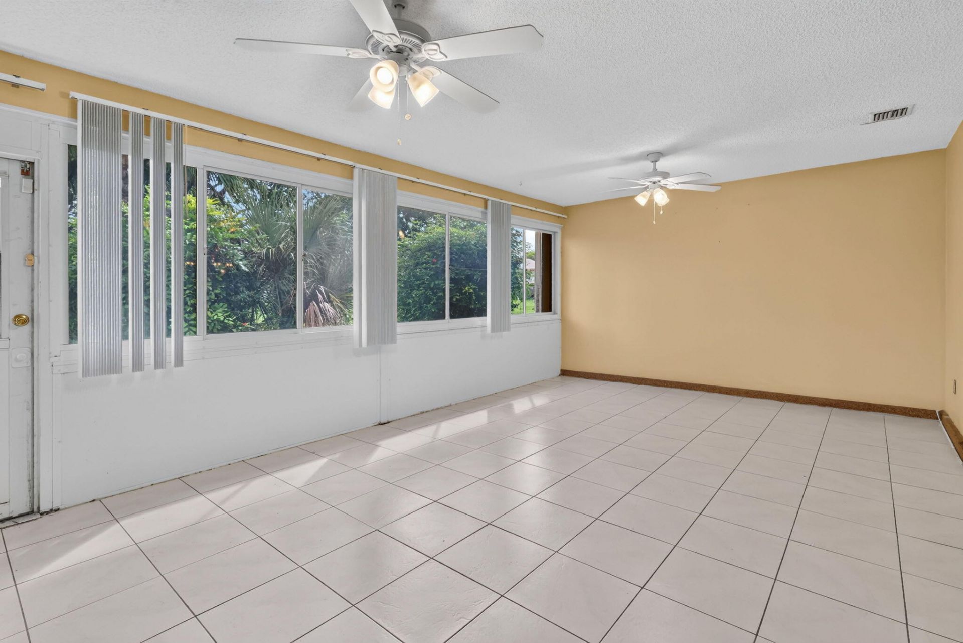 5780 Fernley Drive W, Unit 144, West Palm Beach, FL 33415 Photo
