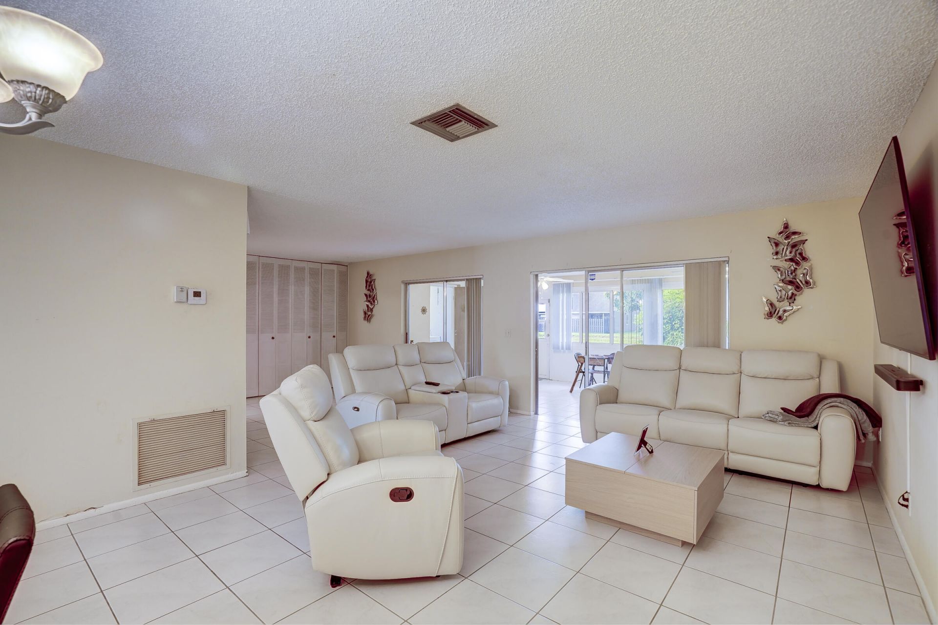 5780 Fernley Drive W, Unit 144, West Palm Beach, FL 33415 Photo